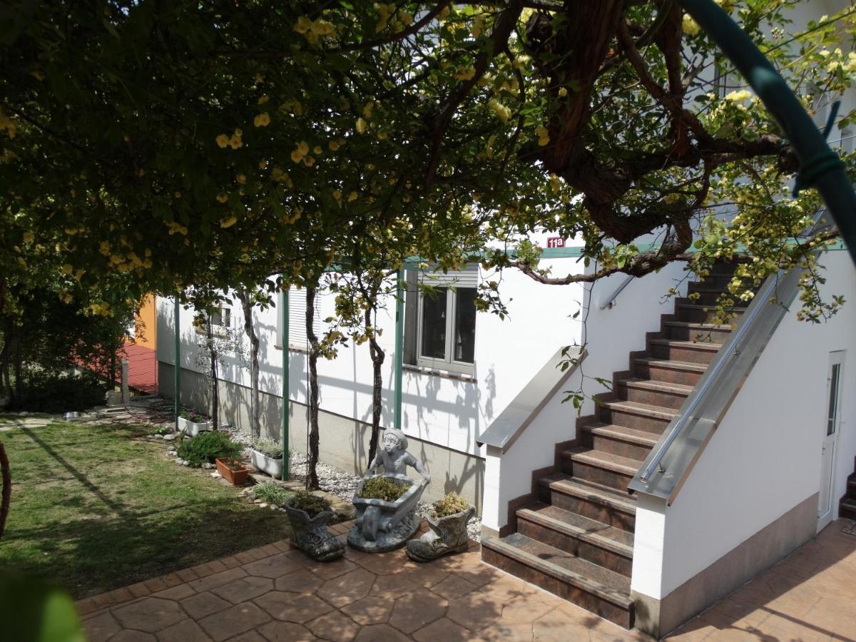 Apartma Vista Cezarji Exterior photo